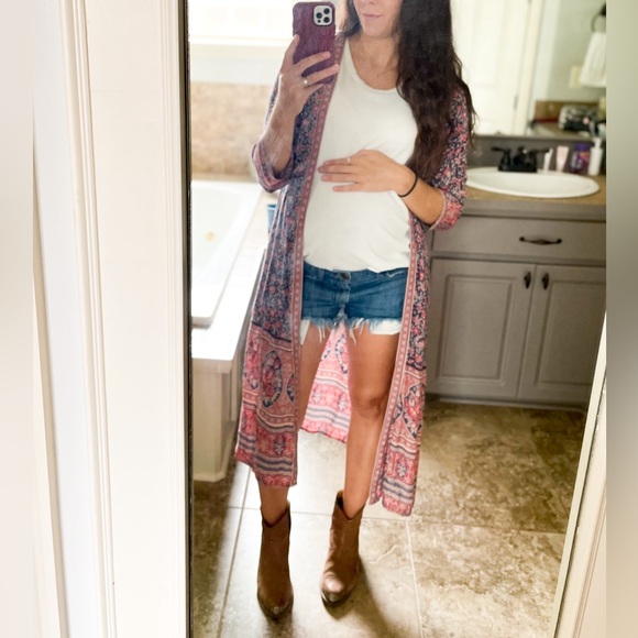 Maternity Side Stretch Cut-Offs - Picture 2 of 3